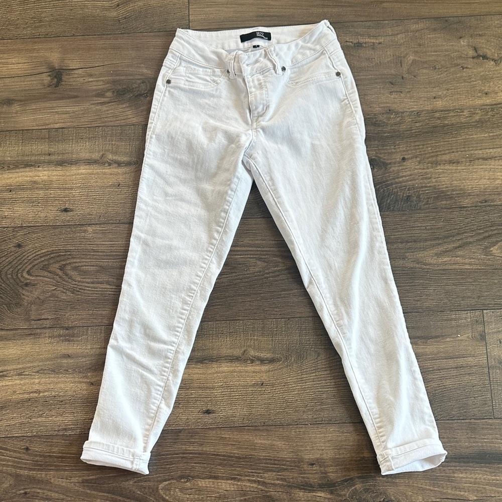 1822 Denim Women’s White Cropped Skinny Jeans